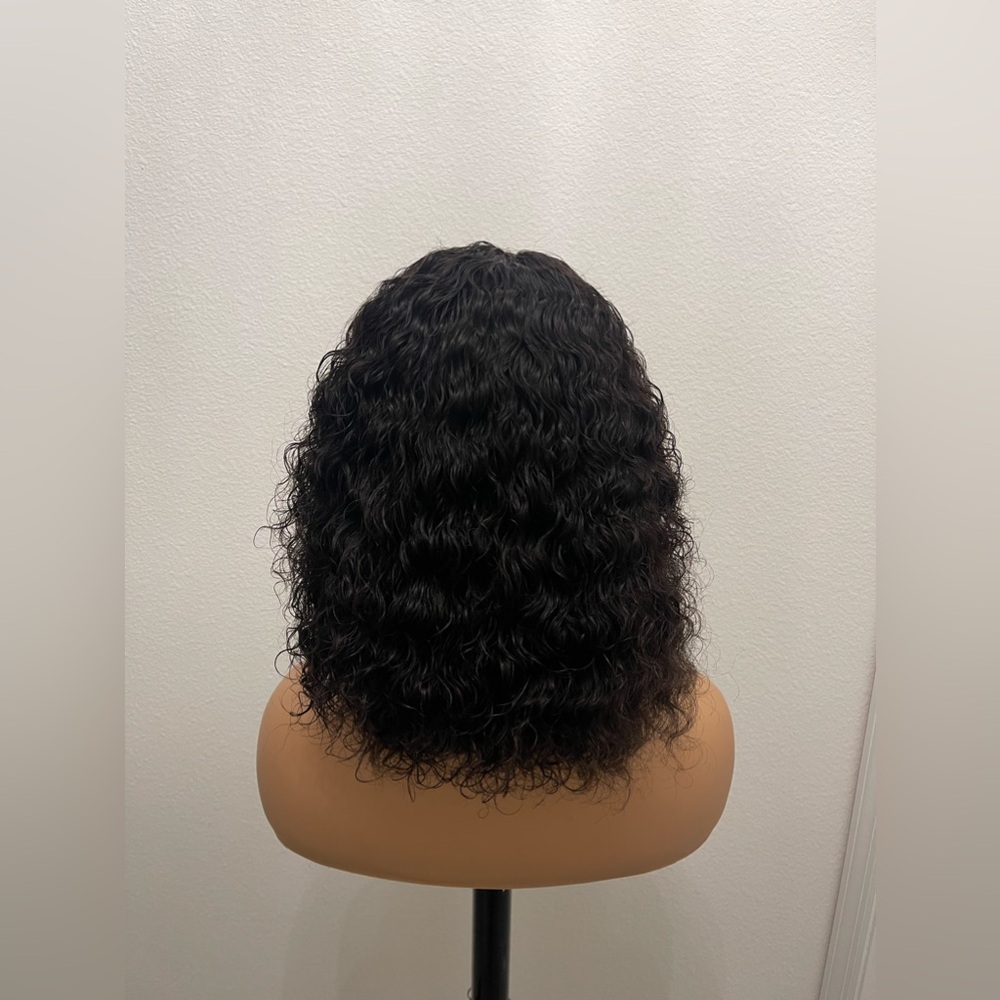 New! Unused! 10” Virgin Human Hair 180% Wavy 360 Lace Bob Wig